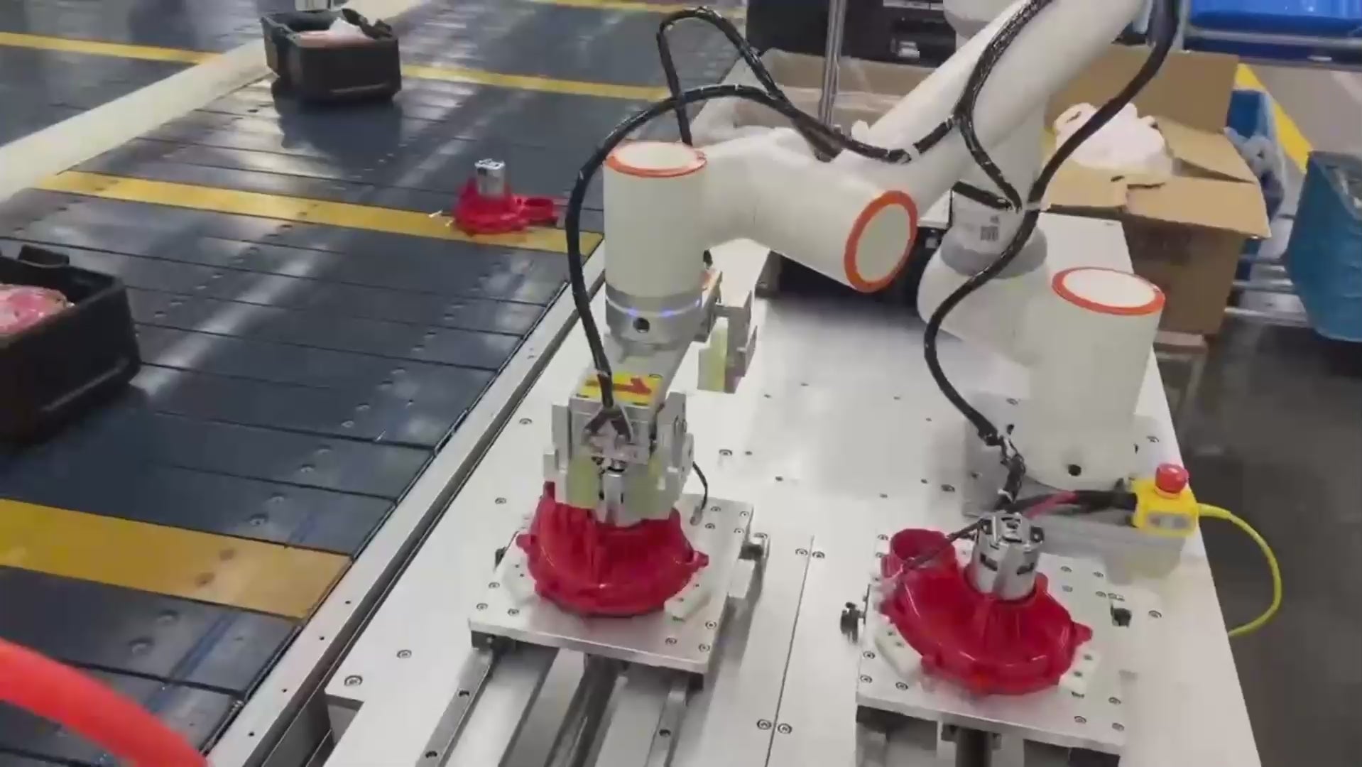 Load video: Fairino Cobot Product Placement